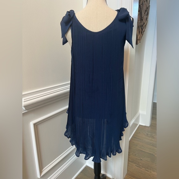 romeo and juliette couture bow pleated top - Picture 5 of 7